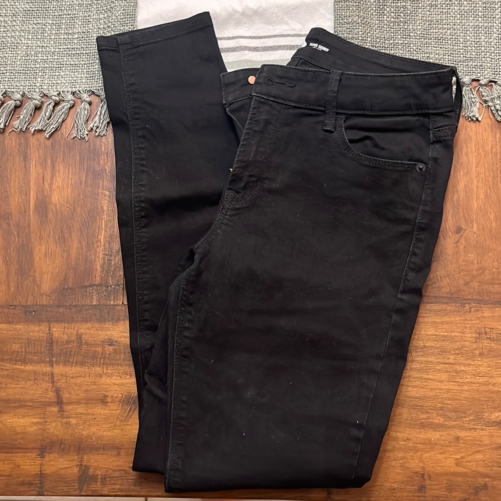 Black super skinny jeans